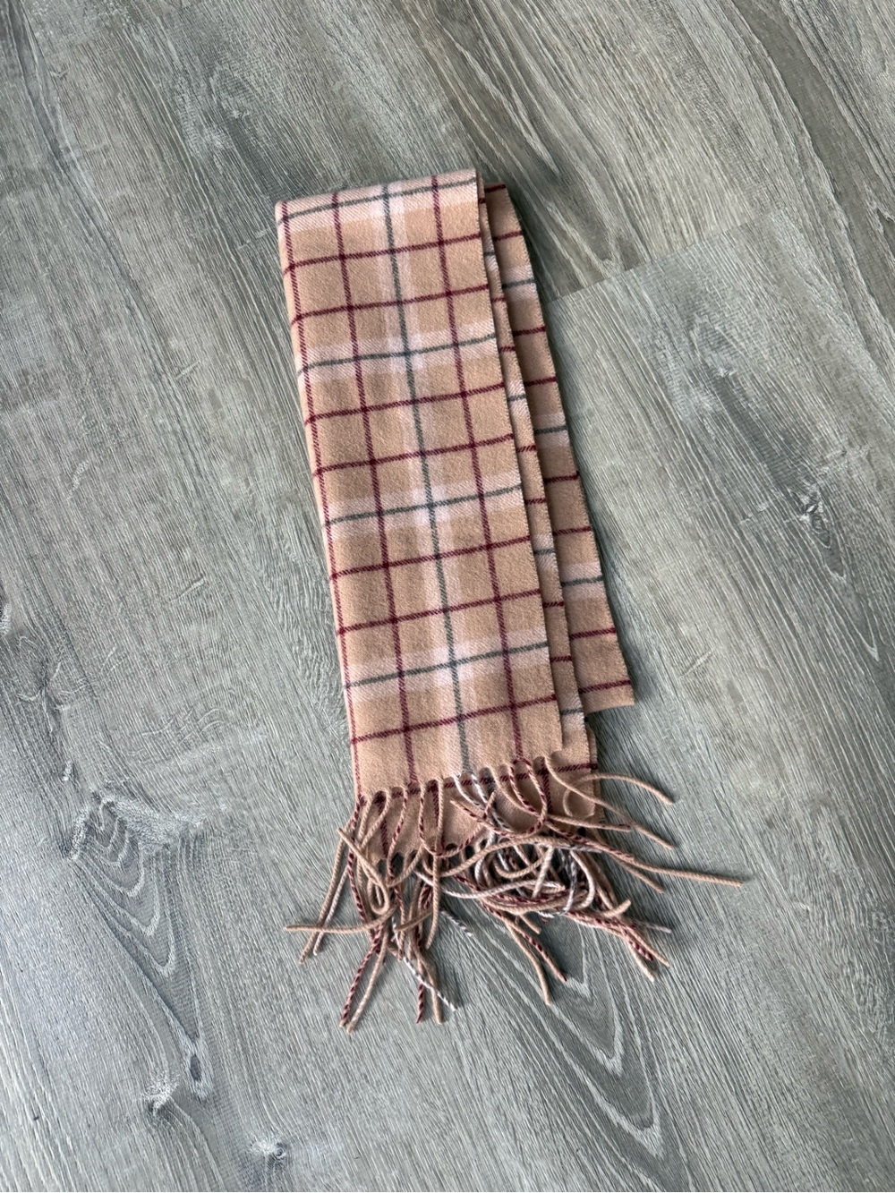 100% cashmere beige plaid scarf with fringe Enzo Mantovani quiet luxury Acadamia